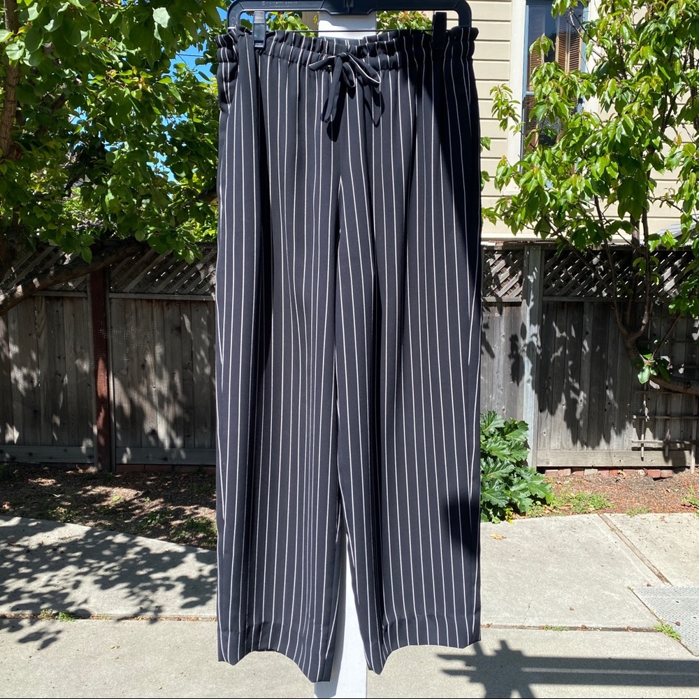 Liz Claiborne Wide Leg Stripe Pant Small
